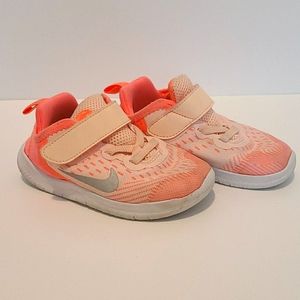 Nike sneaker for toddler girl size 9 color orange